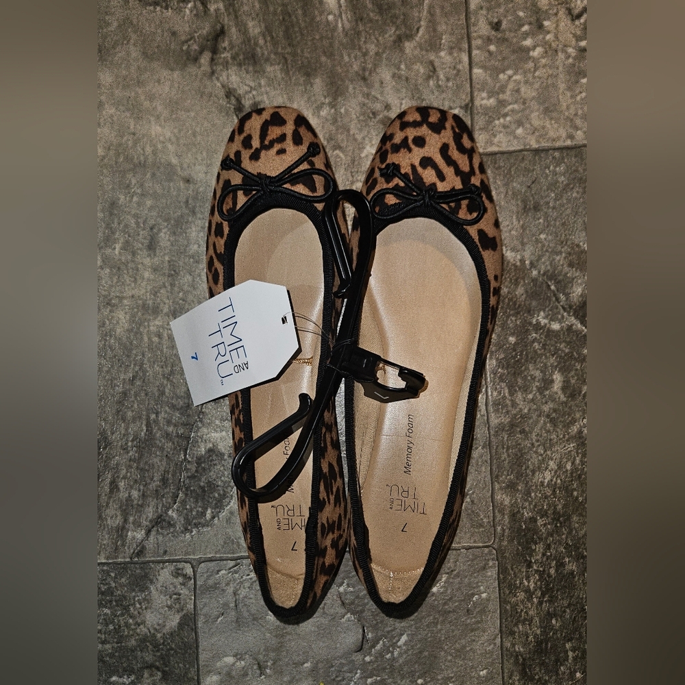 Time and Tru Women's Leopard Print String Bow Ballet Flats In Size 8.5 NWT - Picture 8 of 10